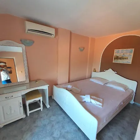 Family Paros 2 2* Pomorie