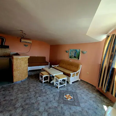 Family Paros 2 2* Pomorie