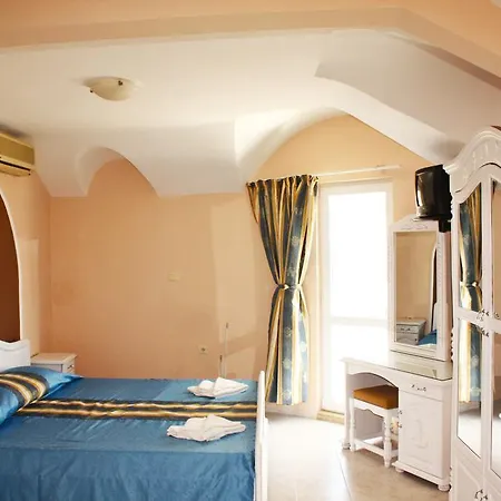 Family Paros 2 2* Pomorie