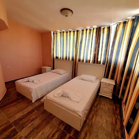 酒店 Family Paros 2