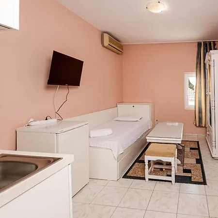 Family Paros 2 2* 帕莫瑞