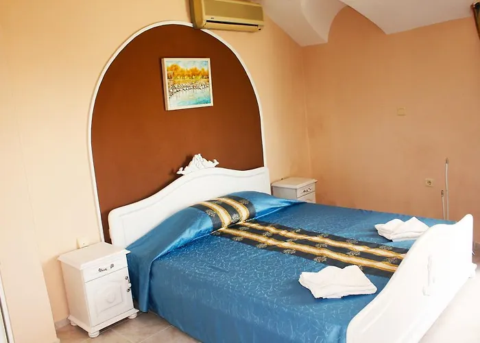 Otel Family Paros 2 2*