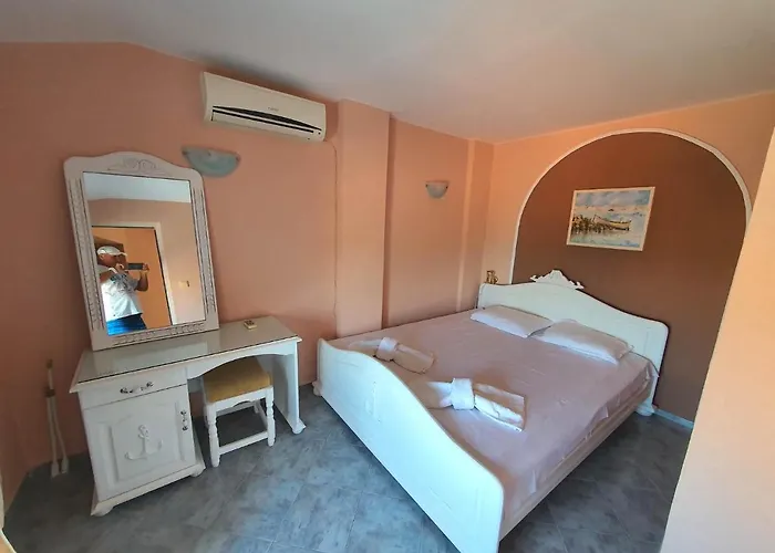 Family Paros 2 2* Ahyolu